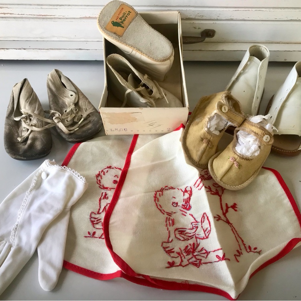 4 pair of Vintage Baby Shoes, box, 2 bibs and one lone glove. Great for crafts!